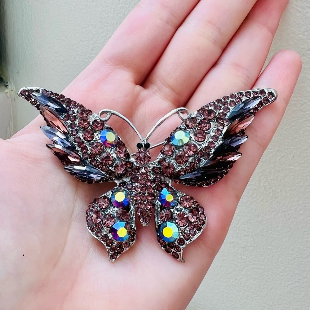 & Dazzling light amethyst elegant rhinestone butterfly brooch new without tags